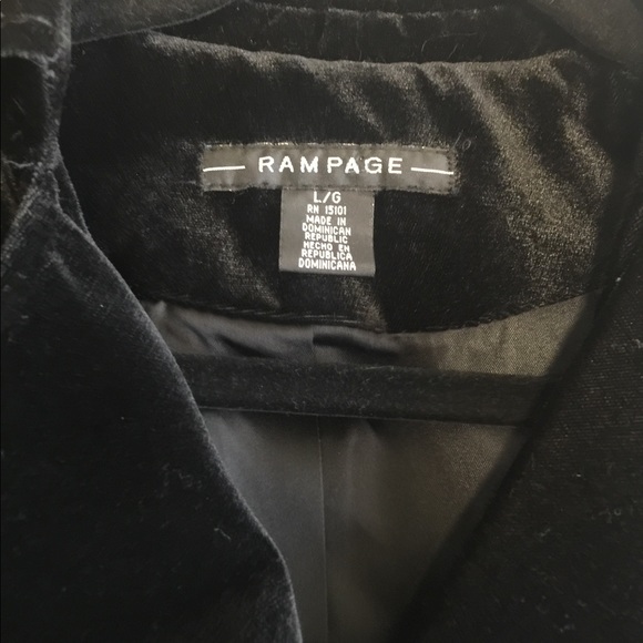 90’s Style VTG•Velvety Long Lightweight Black Coat - Picture 7 of 16